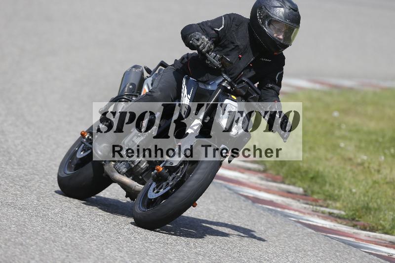 /Archiv-2025/09 22.04.2025 Cornu Master School ADR/rot-rouge/40